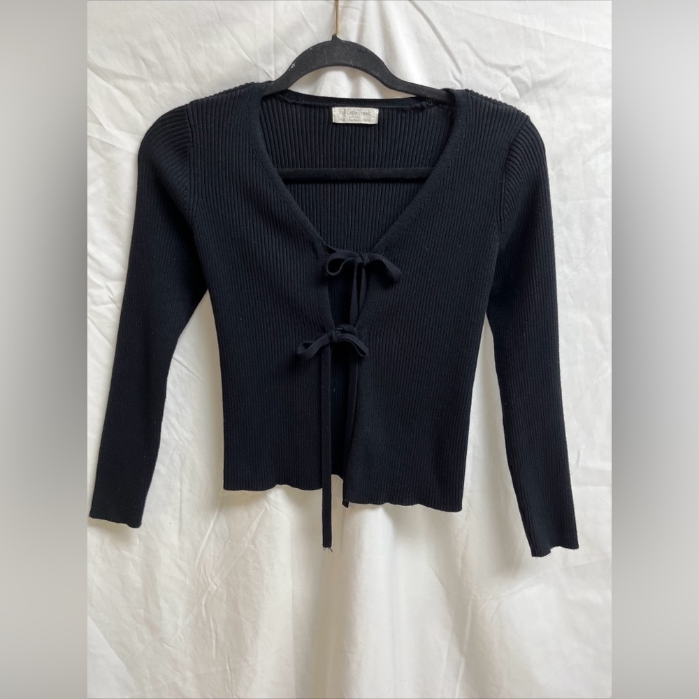 Full Circle trends women’s size small black long sleeve cardigan